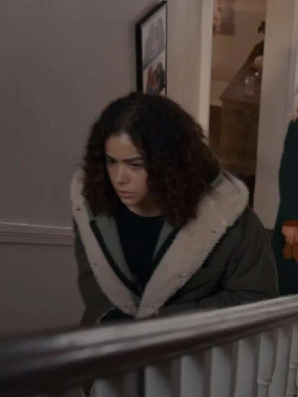 Ginny and Georgia Antonia Gentry Green Jacket